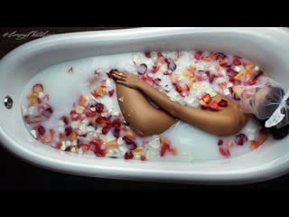 delia in tub ( sexy, private nude, tfp, naughty model, nude photographer, erotica, sexy)